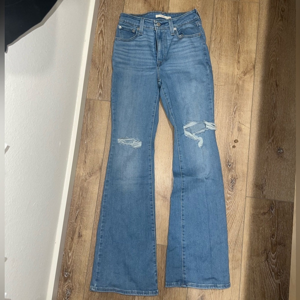 Women’s Levi’s 726 High Rise Flare Light Blue Distressed Jeans Size 26 - Picture 9 of 14